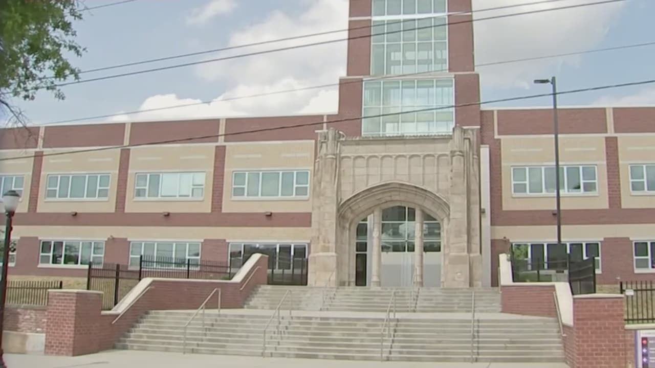 Nuevo código de vestimenta en Camden preocupa a padres de estudiantes de secundaria