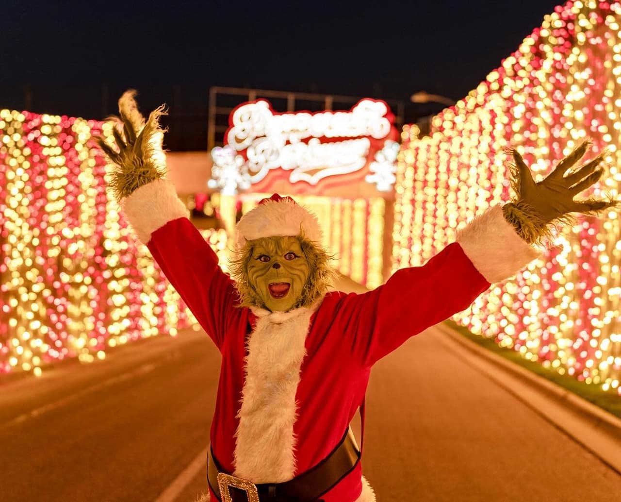 Millones de luces, personajes navideños y una plaza llena de actividades y otros juegos son la cereza del pastel de este recorrido de ensueño.