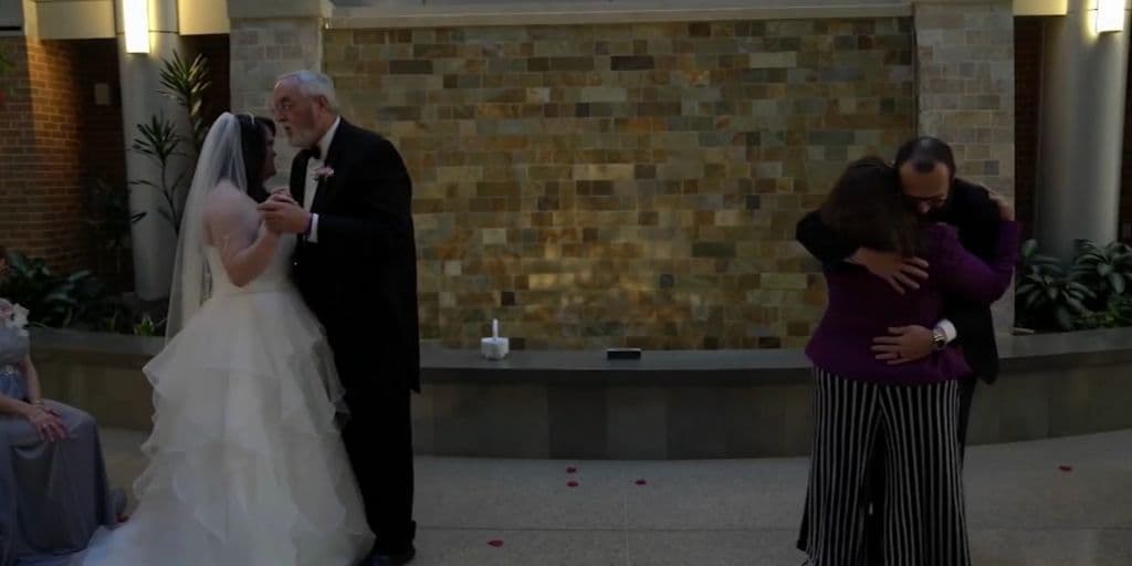 La boda fue especial y emotiva, Gus fue diagnosticado con cáncer de pulmón en etapa terminal y el 15 de febrero, estando hospitalizado le propuso matrimonio a Rachael. 
<br>