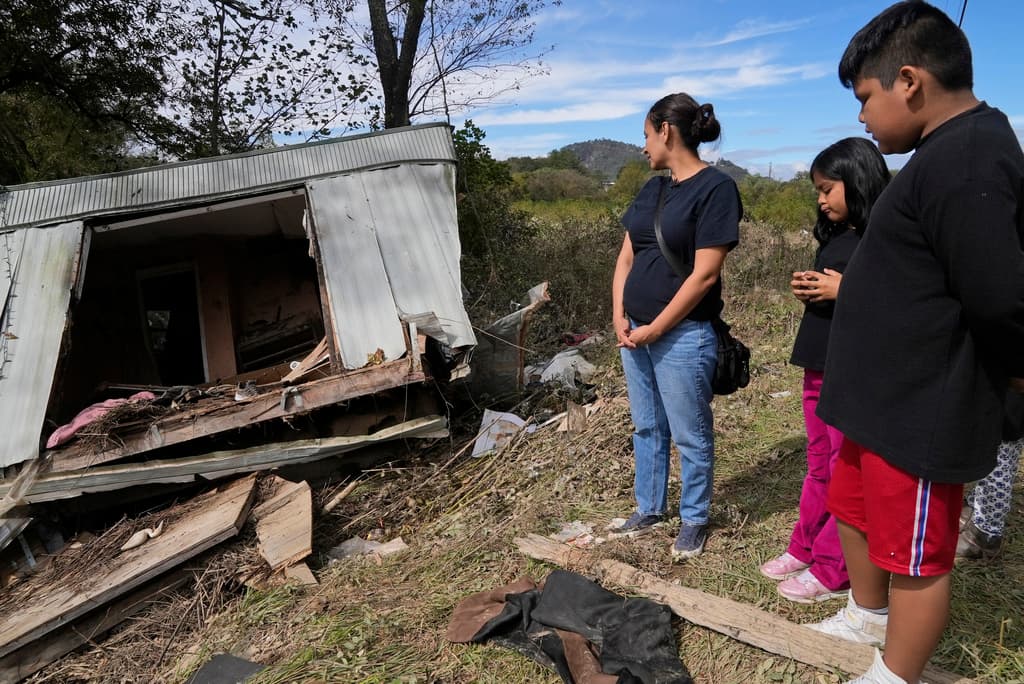 En medio del panorama, Marisol Juárez y sus hijos cuentan con vida y salud, lo que les permitirá recibir el apoyo que poco a poco va llegando.