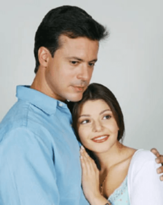 "Lo grabamos en Brasil (la novela), en Río de Janeiro, éramos protagonistas juntos,
<b> un tipazo, un ser maravilloso</b>", sentenció.
<br>