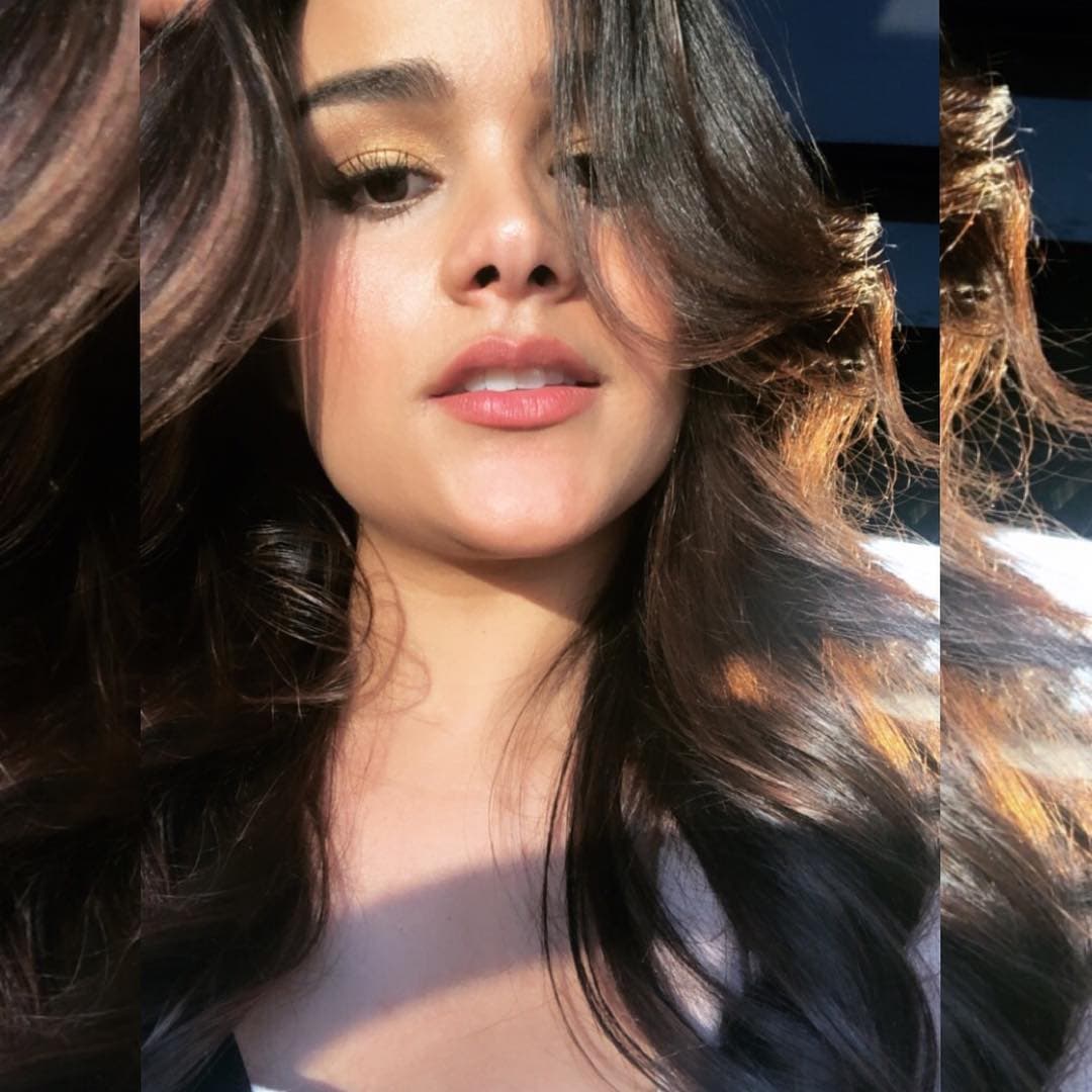 Sin embargo, la presentadora usó un vestido que provocó inusuales comentarios.