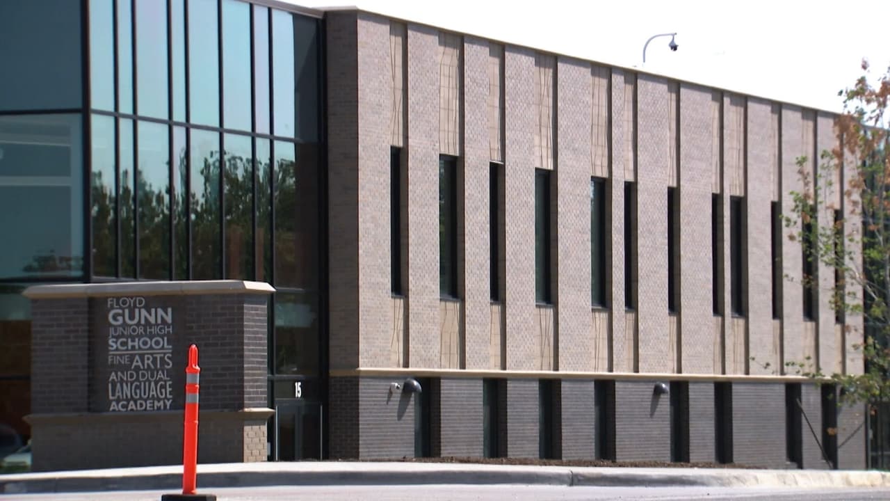 Arrestan a un estudiante por llevar un arma a la escuela Gunn Junior High School
