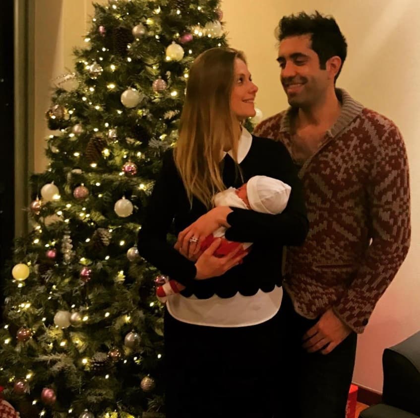 Hace apenas un par de semanas que Ana Layevska se convirtió en madre por primera vez. De esta manera Rodrigo Moreira y la actriz posaron con Masha.