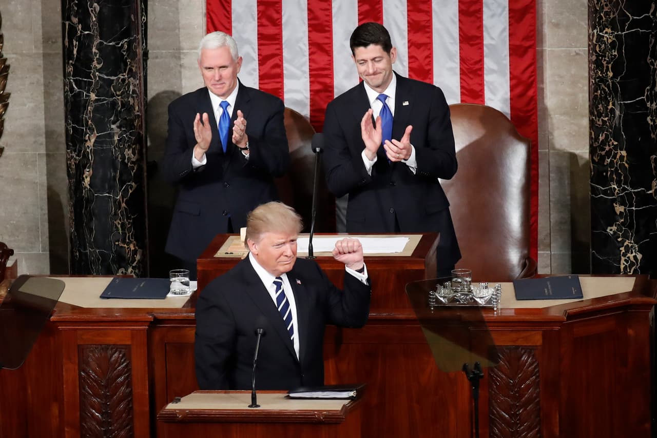 La entrada de Donald trump al Congreso.