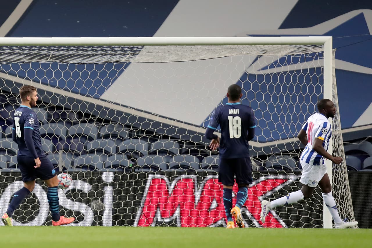 El mexicano fue protagonista en la goleada del conjunto portugués en la tercera fecha de la competición. Marega (4’), Oliveira (28’) y Díaz (69’) marcaron los tantos del encuentro. En la J4 se volverán a enfrentar ambos equipos en Francia.