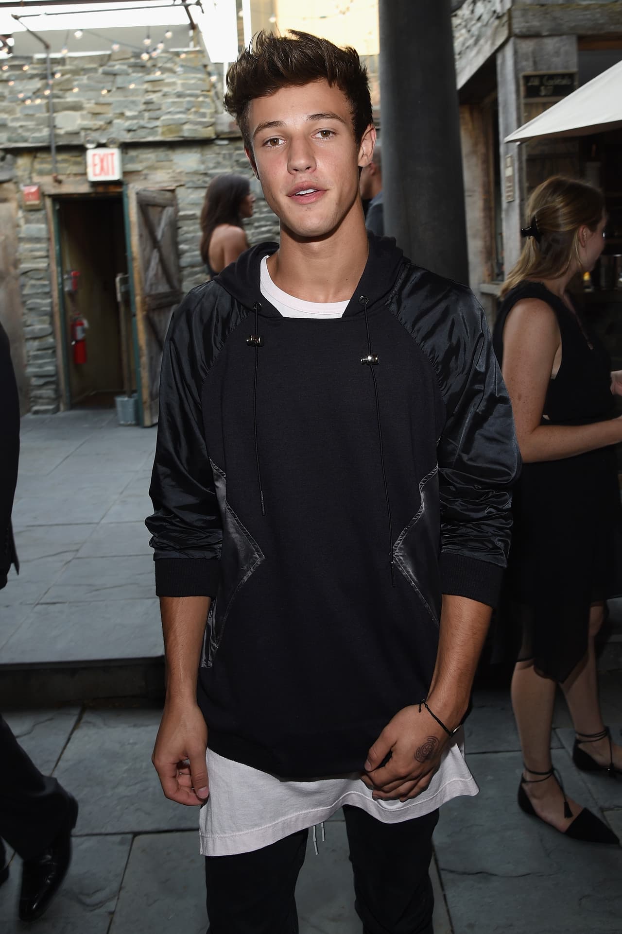 ¿Qué calificación le dan a Cameron Dallas? En este conteo ocupa el lugar 35.