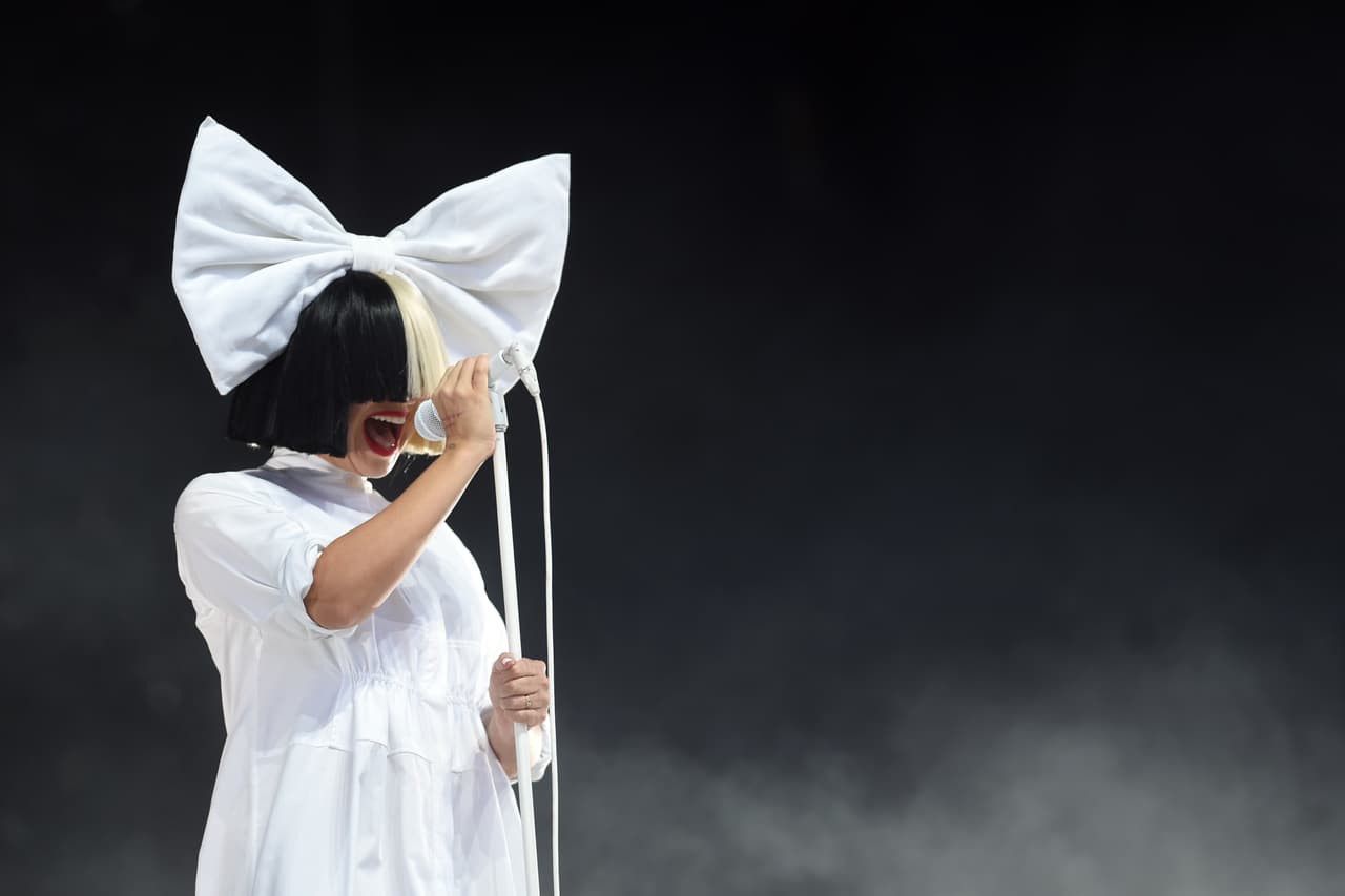 Sia Unveils Her Face in Los Angeles