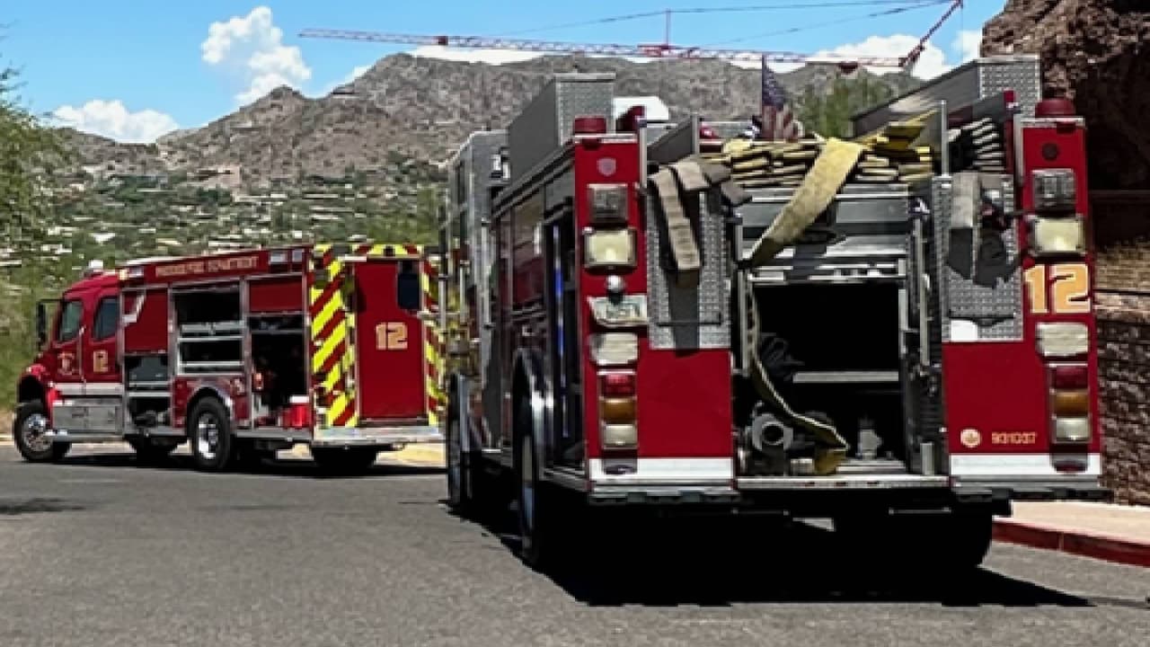 Debido a su condición se tomó la decisión de sacar a la mujer de la montaña en helicóptero, para después trasladarla en ambulancia a un hospital local en estado crítico para su posterior tratamiento.