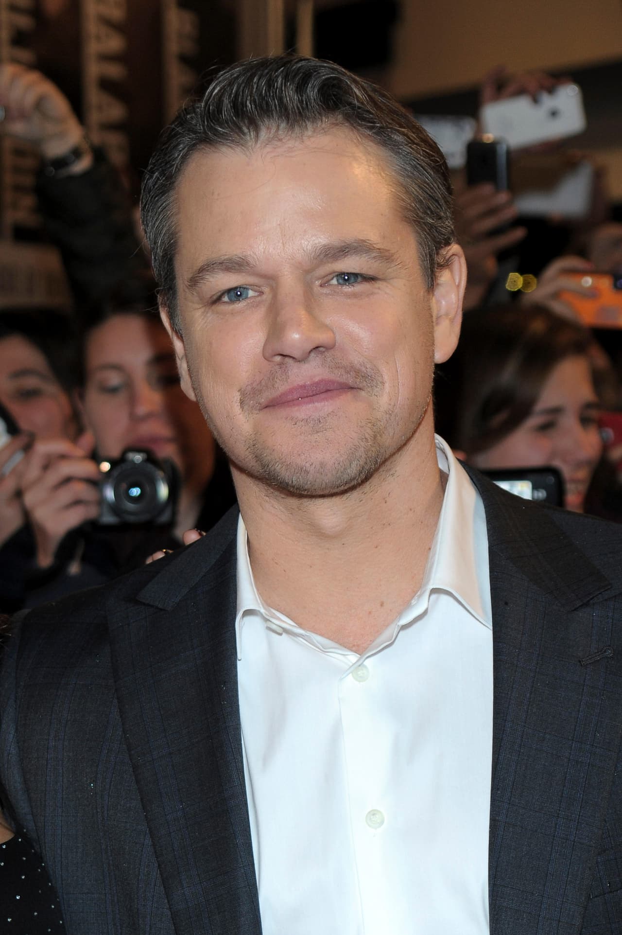 Matt Damon tuvo a tres de sus cuatro hijas con Luciana Barroso, mientras que la mayor, Alexia, nació producto de una relación anterior de la exazafata, pero el actor la adoptó como propia.