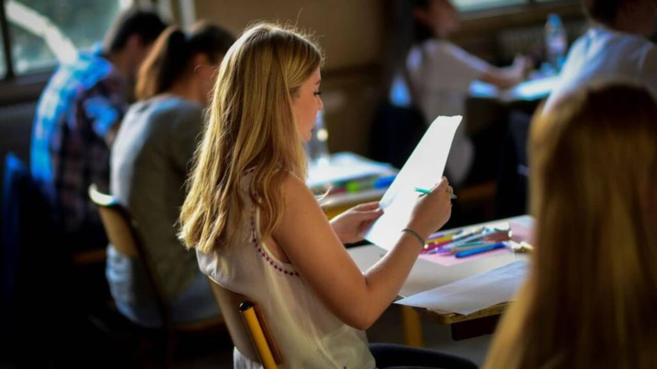 Gobierno de Trump embargará salarios de personas atrasadas en pagos de préstamos estudiantiles