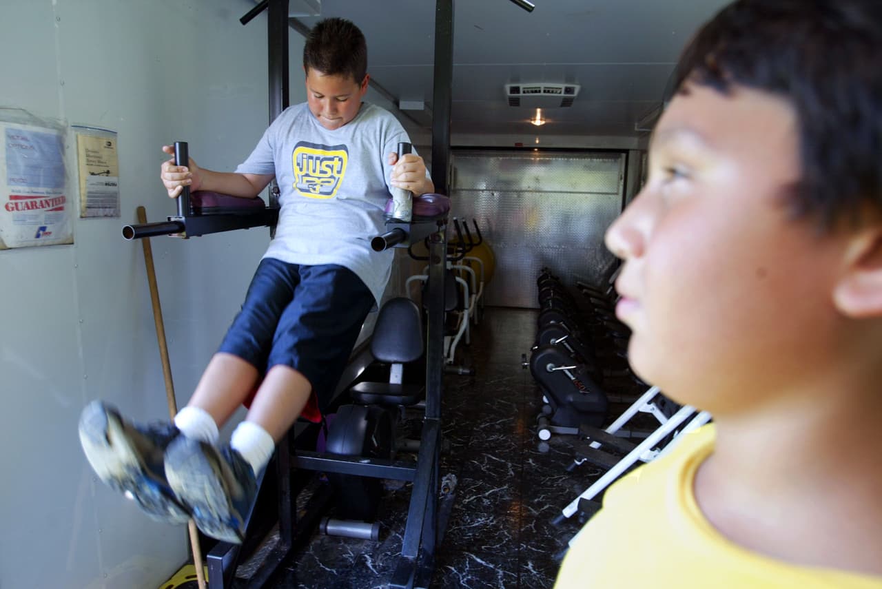 Aunque la Ley del Cuidado de Salud Asequible (ACA) requiere que casi todos los planes cubran estos tratamientos, la mayoría de los niños no tienen acceso a programas que incluyan ejercicios, nutrición y consejería.