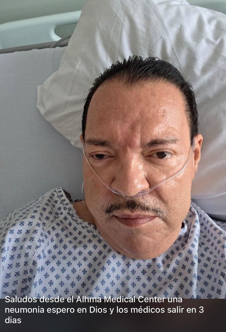 Julio Preciado compartió una 'selfie' desde el hospital.