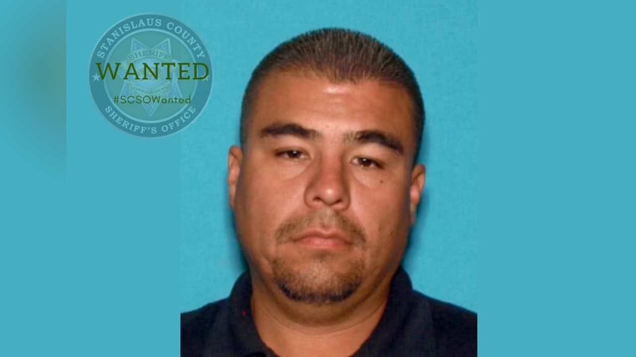 Javier Chávez, de 41 años, es buscado por autoridades por el secuestro de su esposa de quien está separado, Sandra Torres, de 32 años. Según autoridades, Chávez ya era buscado por cargos de violación conyugal.