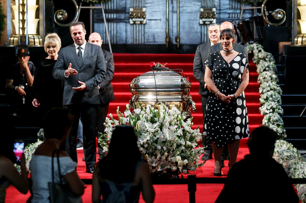 En un principio se dijo que 'El Príncipe de la Canción' no había dejado un testamento. Sin embargo, su exesposa, Anel Noreña, informó lo contrario: "Sí hay testamento de José, ayer (5 de noviembre de 2020) fuimos al juzgado porque se inició la apertura del juicio sucesorio. La verdad ha sido un preregalo navideño del tamaño del mundo saber que José nunca dejó desprotegida a su familia", explicó en el programa 
<a href="https://www.instagram.com/p/CHRBFY8hBV-/" target="_blank">'Ventaneando'</a>.