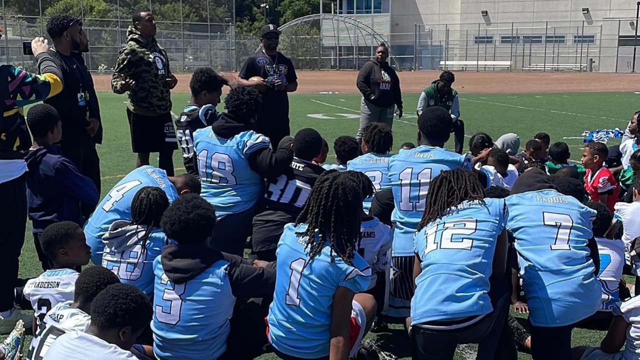 Estos incidentes de violencia armada han interrumpido las prácticas del equipo en dos ocasiones. Anteriormente, el equipo solía practicar en Verdese Carter Park, pero ya no se sienten seguros allí.
<br>