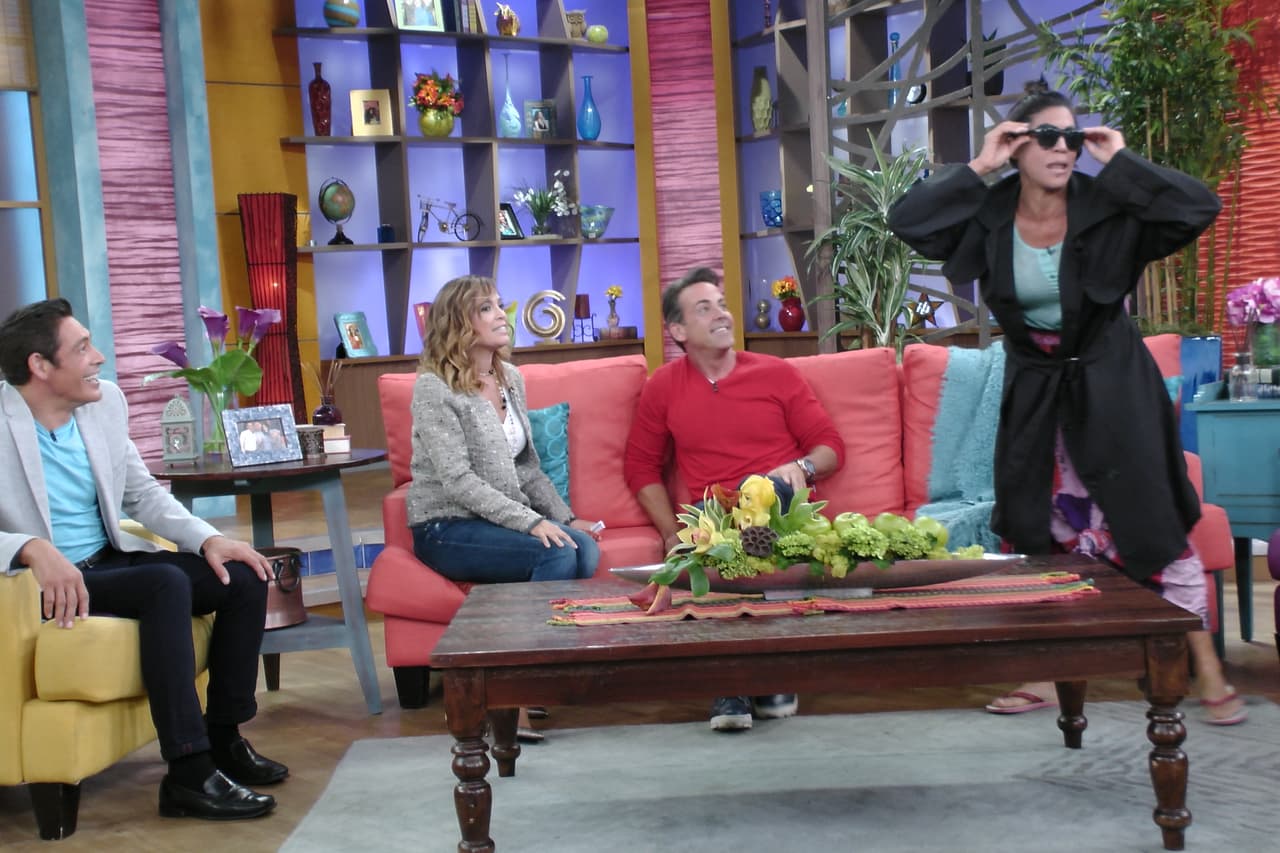 Y Mela no quita el dedo del renglón y quiere ser famosa a todo costa. Llegó con Carlos Ponce a hacer casting para la película 'Spy'.