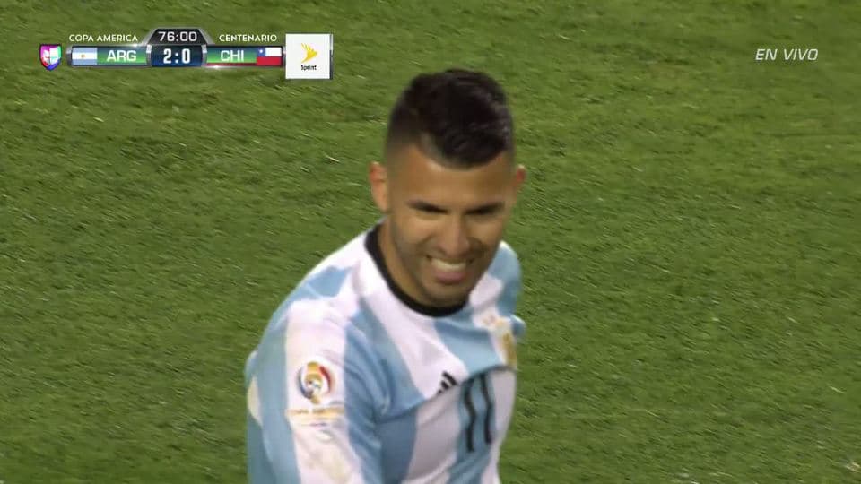 Disparo afuera de Sergio Leonel Agüero