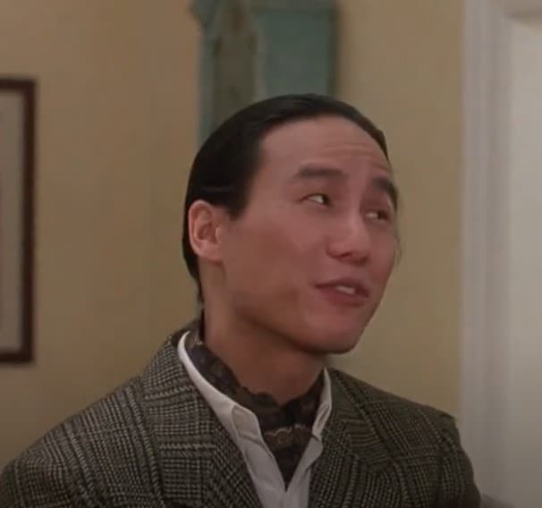 <b>Ayudante de wedding planner </b>
<br>No olvidemos a Howard Weinstein, quien era interpretado por BD Wong. Junto con Franck, Howard estaba involucrado en todos los detalles de la boda de Bryan y Annie.