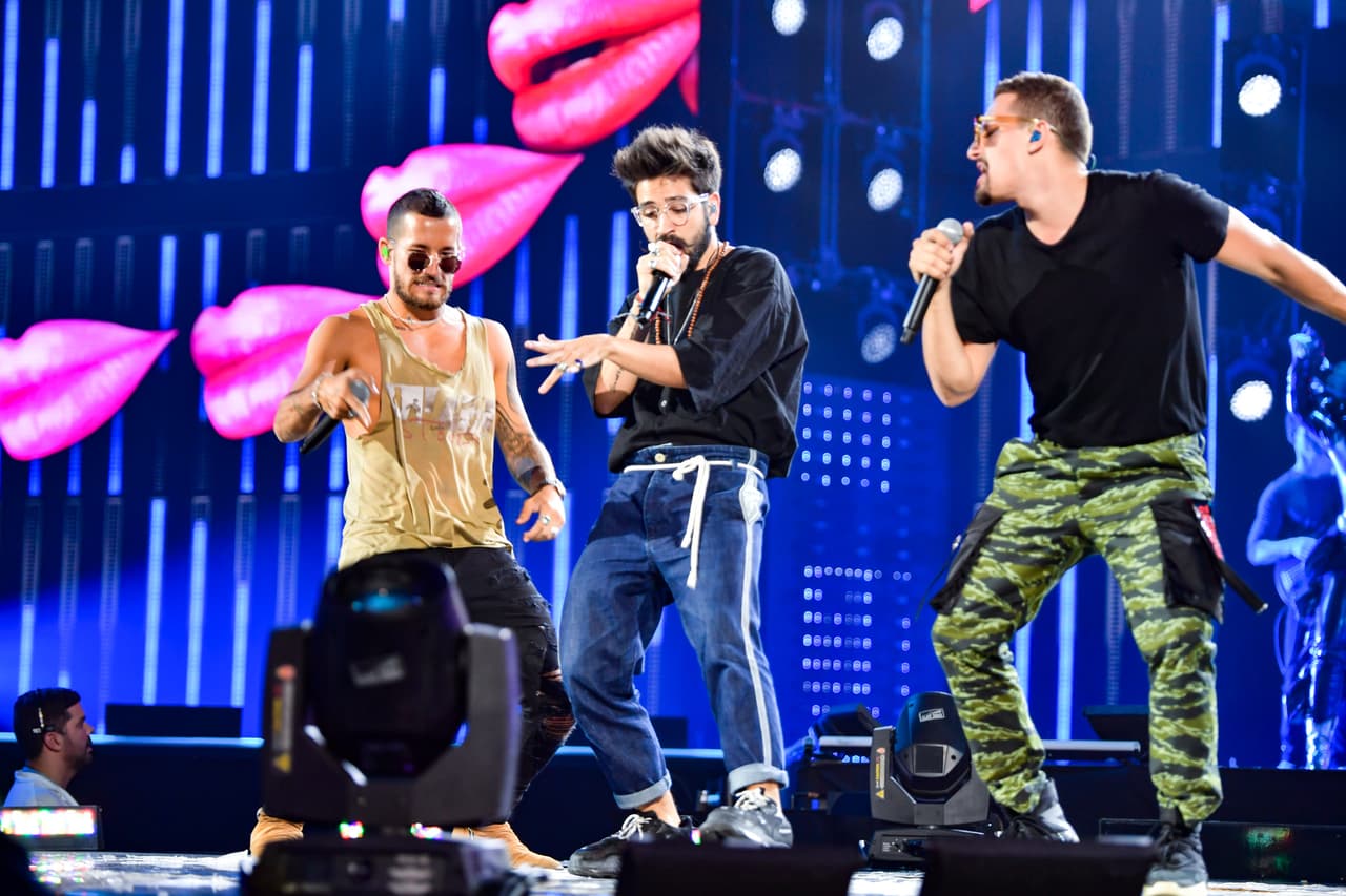 El dueto prepara un número musical con Camilo, cantante nominado en la categoría The New Urban Generation (La Nueva Generación Urbana). Los intérpretes estrenaron recientemente el sencillo 'La boca'.