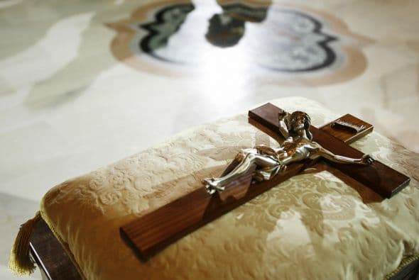 Según www.catholic.org, St. Patrick fue un esclavo cuando unos irlandeses lo secuestraron y lo vendieron a los 16 años. Sin embargo, logró escaparse a los 22 y entró a un monasterio donde le dedicó su vida a Dios.