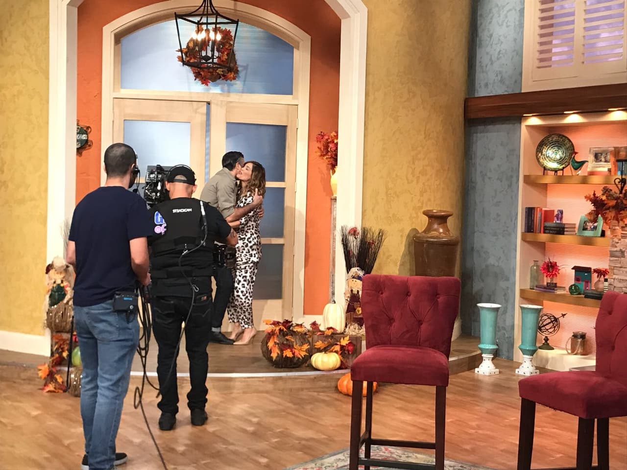 Karla Martínez le dio la bienvenida, Jaime Camil llegó para hablar de todos los proyectos que tiene en puerta.