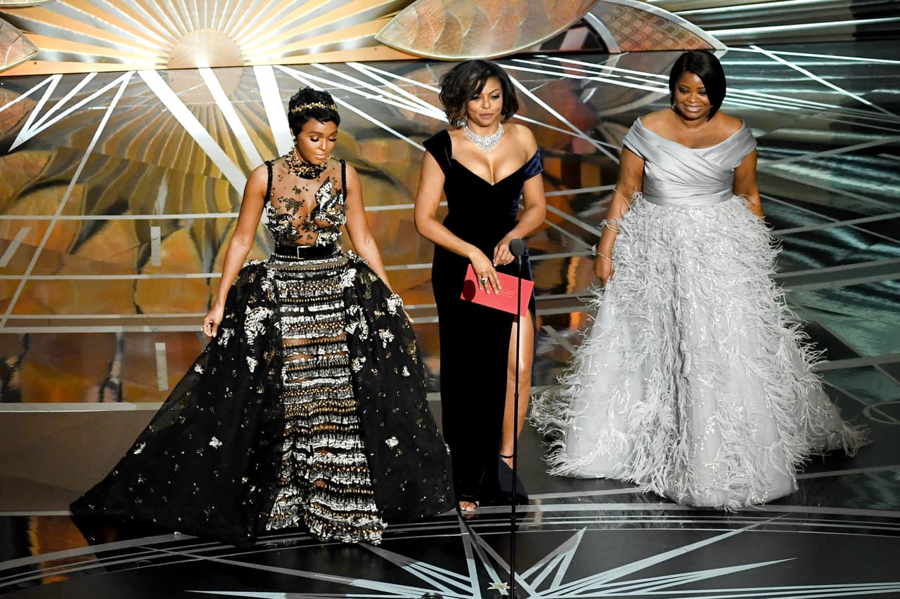 Las actrices Janelle Monae, Taraji P. Henson y Octavia Spencer impactaron en el escenario al presentar a una de las mujeres en las que se basó la cinta "Hidden Figures".