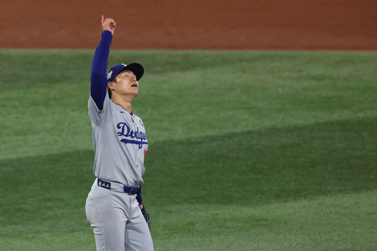 Yoshinobu Yamamoto se llevó la victoria y empaató 1-1 la Serie Mundial entre Dodgers y Blue Jays.
