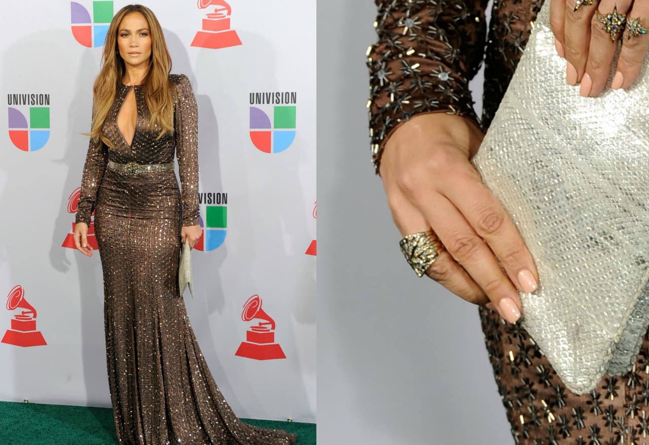 Jennifer Lopez es una de las que sabe lucir radiante de pies a cabeza y sus uñas hacen que el paquete sea completo.