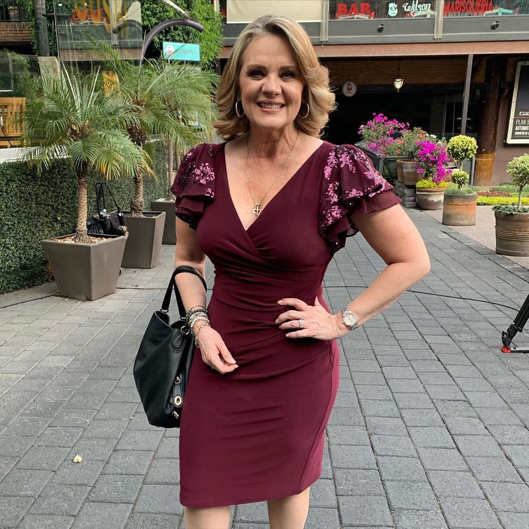 La actriz le confesó a la periodista que tanto su hijo como sus amigas la motivaron a abrir Sazonando con la Buenfil en septiembre de 2019, canal en el que comparte recetas de cocina, visitas al mercado para comprar los ingredientes que usará para cocinar y momentos en el foro de grabación.