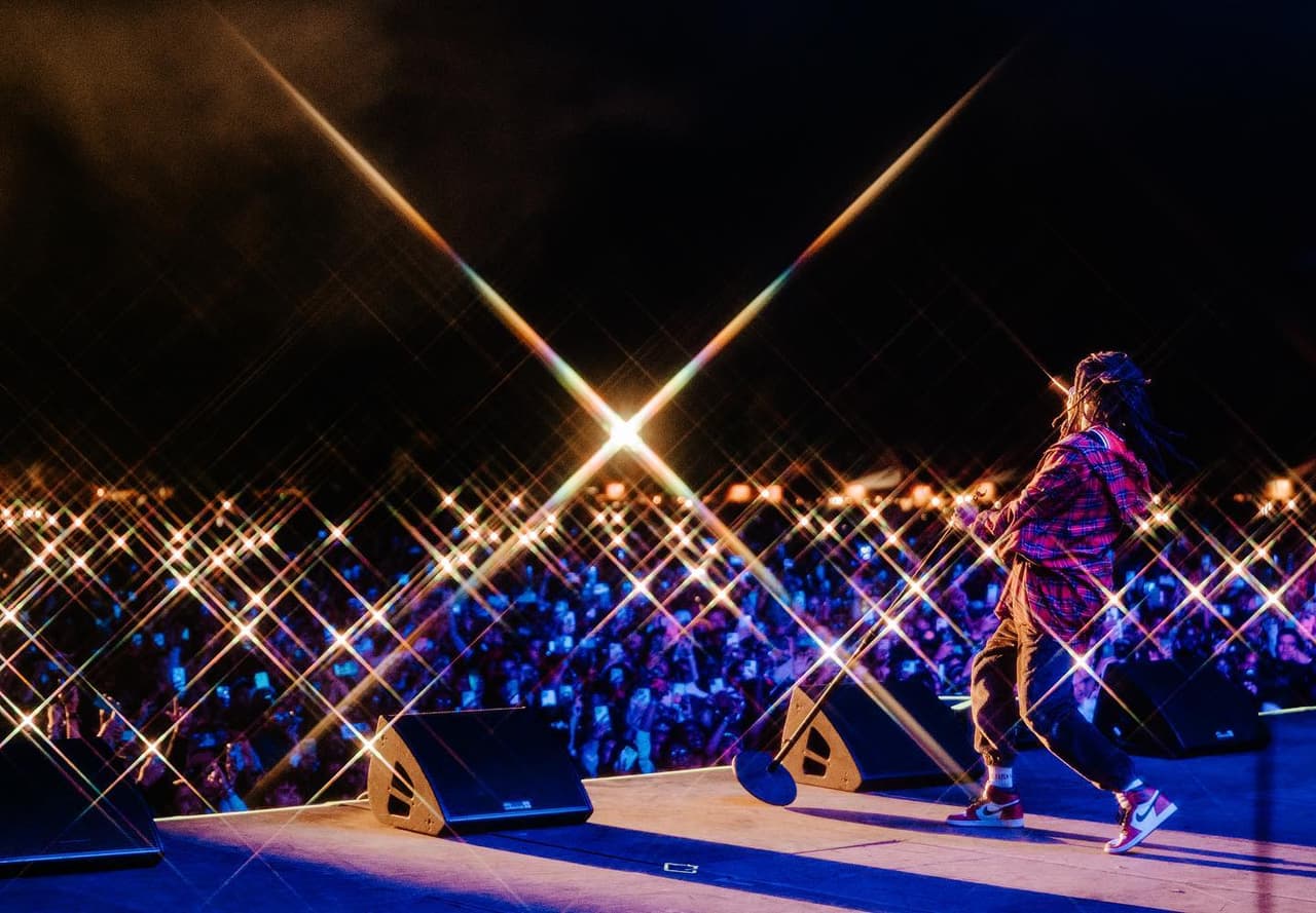 <b><a href="https://dreamvillefest.com/home/">Dreamville Festival en Raleigh (1 y 2 de abril)</a></b>. La versión 2023 de Dreamville será un festival de dos días y varios escenarios en el Dorothea Dix Park del centro de Raleigh con una celebración única de la cultura, la comida y el arte locales.
<br>
<br>
<b><a href="https://goo.gl/maps/ZG1LbbjaWLxvgnL9A">Cómo llegar</a></b>