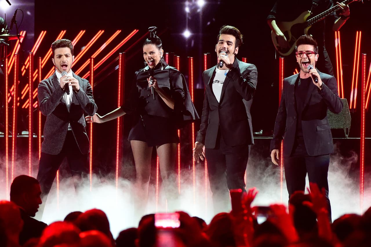 6. NATALIA E IL VOLO. Este musical fue uno de los más aplaudidos y vistos de la noche.