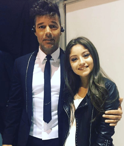 También es fan de Ricky Martin y a través de las redes sociales presumió su encuentro.