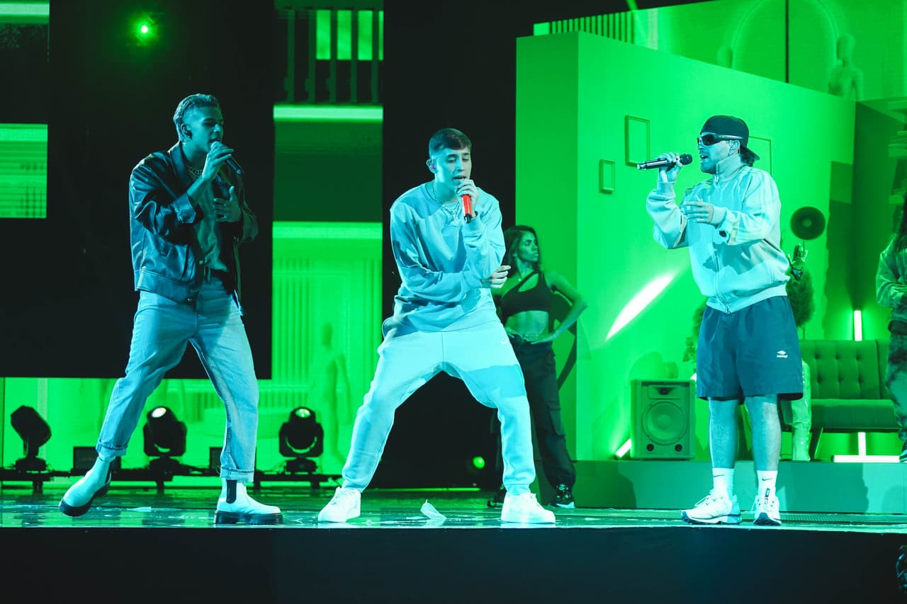 Robi, Feid y Alejo también estuvieron presentes en el escenario del Coliseo José Miguel Agrelot en el tercer día de ensayos de Premios Juventud 2022.