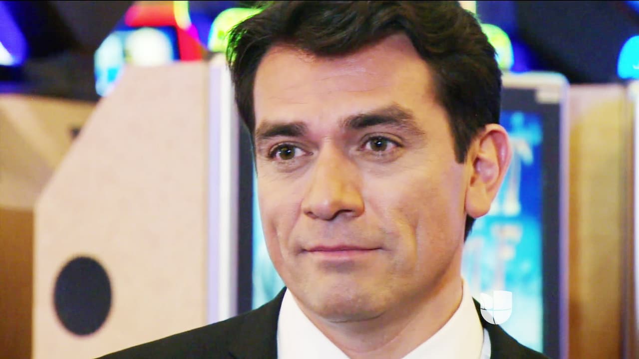 ¡Ayy Arturo! No puedes ocultar el gran amor que sientes por Julia.