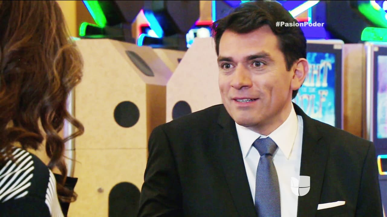 ¡Ahhh! Y Julia llegó en busca de su padre.