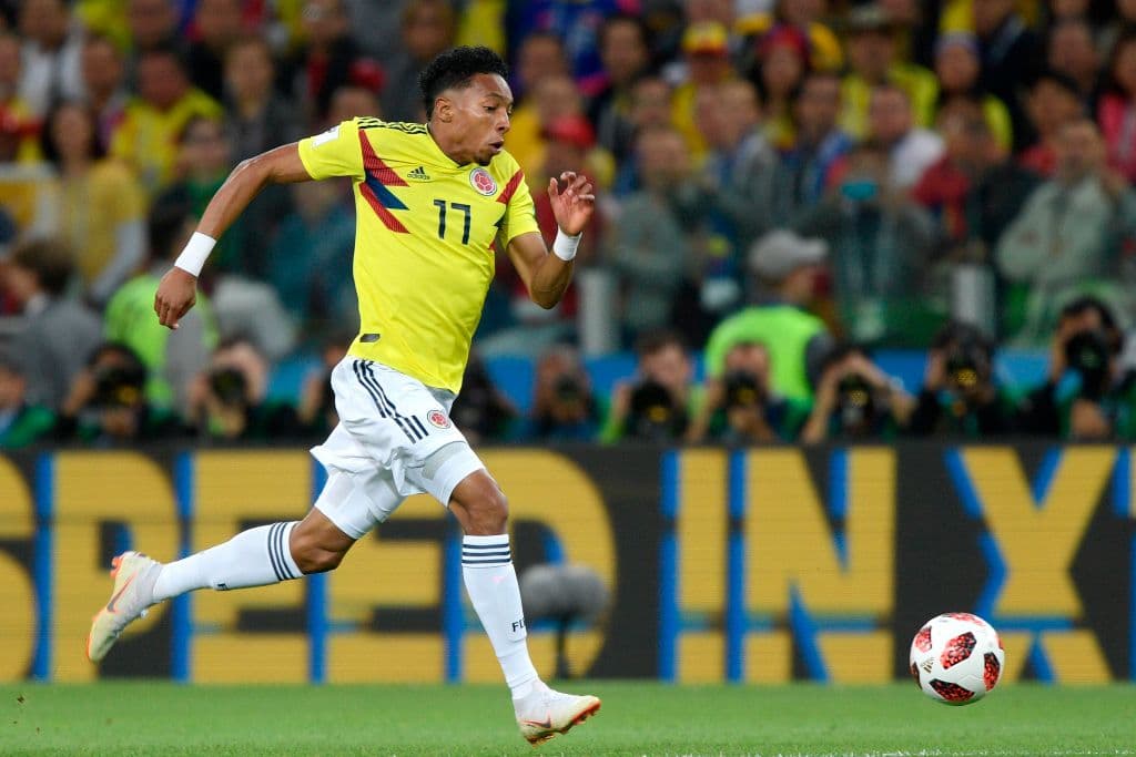 Colombia aprovechó su desdoble al recuperar el balón para la generación de fútbol en el terreno de Inglaterra.
