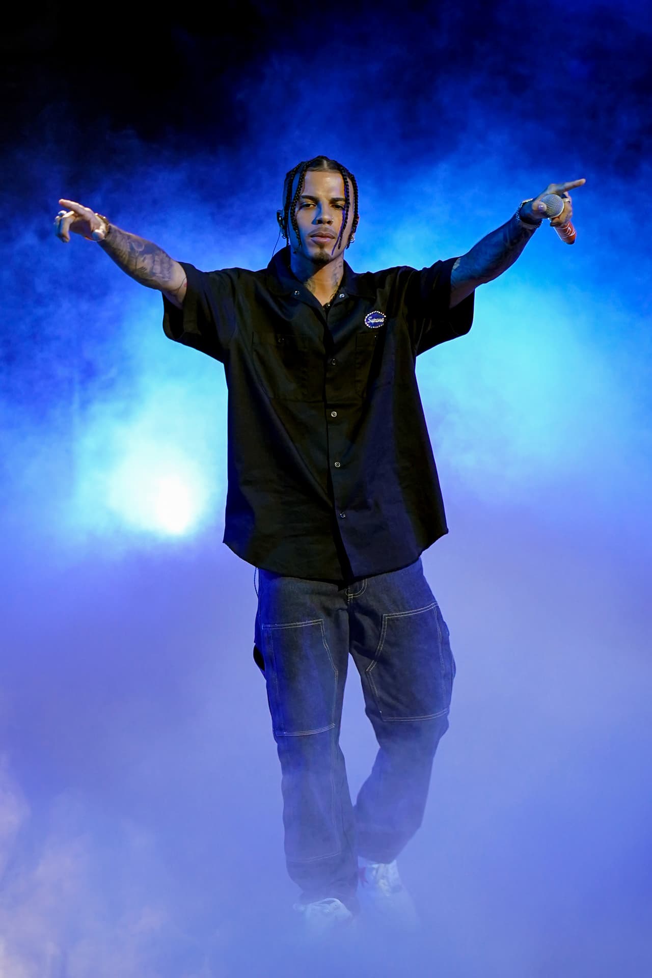 El cantante de 'Despacito' estrenará en la gala su sencillo titulado 'Vacío' en el que también participa Rauw Alejandro. El rapero se vio seguro y confiado en que su colaboración musical será todo un éxito.