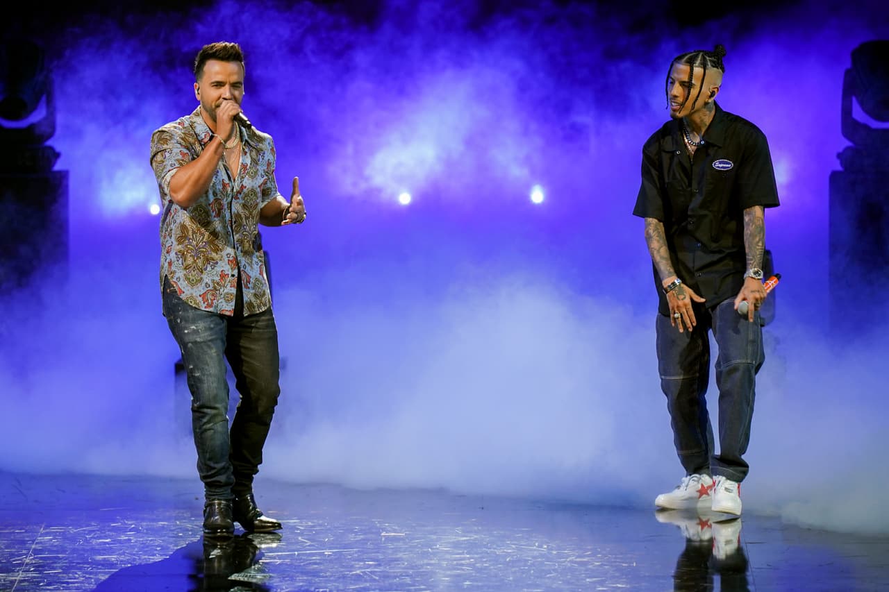 Los puertorriqueños compartieron la tarima para perfeccionar su presentación y así ofrecerle al público un número especial.