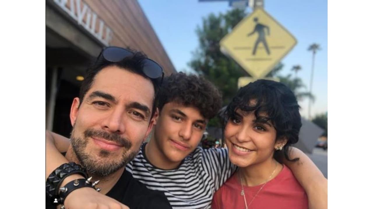 Omar Chaparro y sus hijos