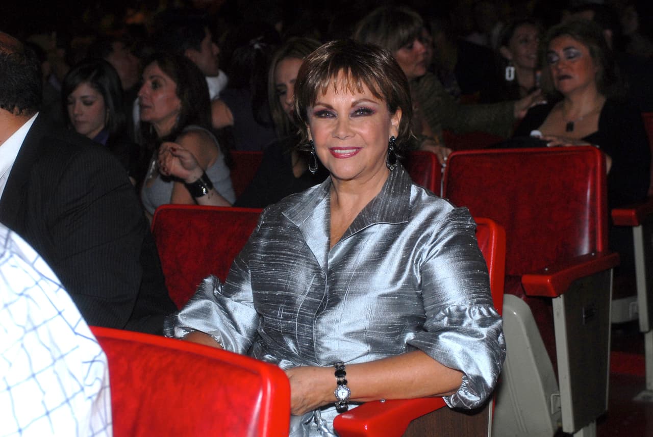 El personaje de 
<b>Norma Herrera</b> era la mamá de 'Ana' (
<b><a href="http://www.univision.com/temas/silvia-navarro">Silvia Navarro</a></b>) en la novela, por lo que de inmediato se hizo abuela de 6 niños, así como de unos hermosos gemelos que tuvo la protagonista al finalizar la historia.