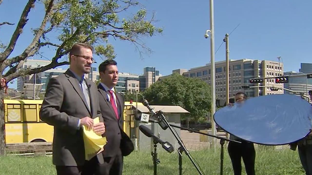 El abogado de la familia logró que un juez extendiera el plazo hasta el viernes 2 de octubre, fecha en la que se tomaría la decisión de desconectarlo o mantenerlo con vida.