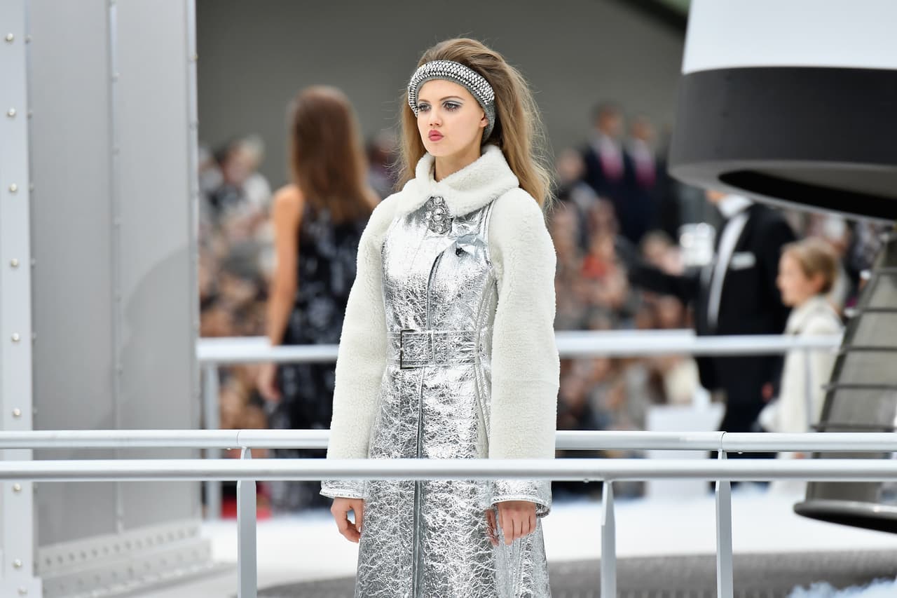 Así fue el desfile galáctico de Chanel en la temporada otoño-invierno 2017.