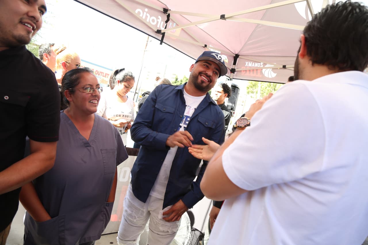 Así se divierten los locutores del Free-guey show cuando no están en cabina.