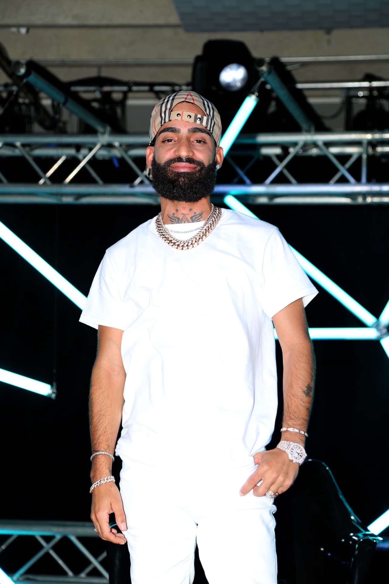 "Sueño con ver a una niña (su hija Angélica Lucero) festejando sus 15 años, graduándose de la universidad y si es posible, ¡caminando por un altar!".
<br>