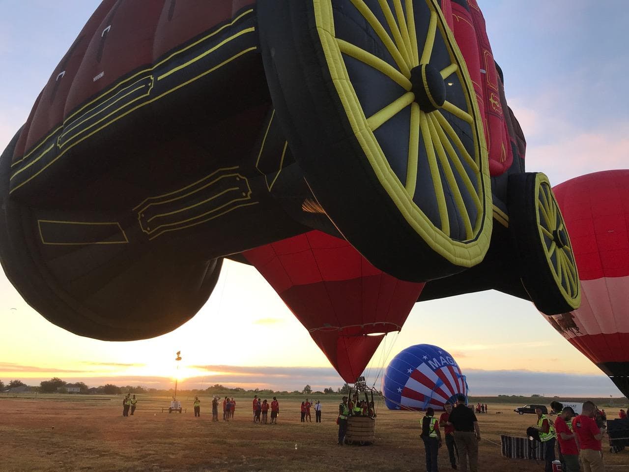 La actividad anual inicia este viernes con competiencias y con el objetivo de establecer el récord mundial Guinness de la mayor cantidad de globos aerostáticos en una ciudad.