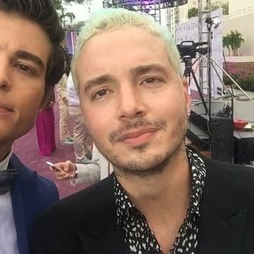 Junto a su amigo J Balvin compartió un mensaje en Instagram.