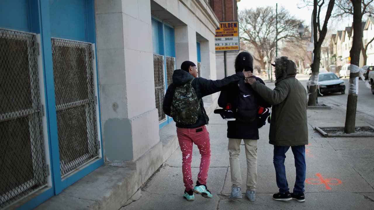 Conoce dónde puedes dejar a tus hijos si maestros se van a huelga