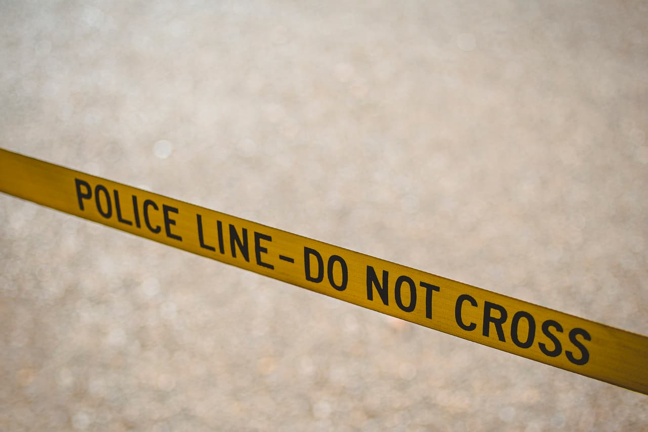 Levantan bloqueo de escuela secundaria tras encontrar un arma de fuego en un baño