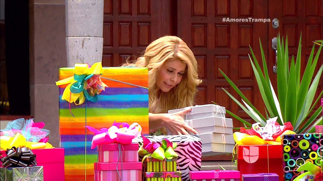 En verda que se pasó, hasta los regalos estuvo revisando.